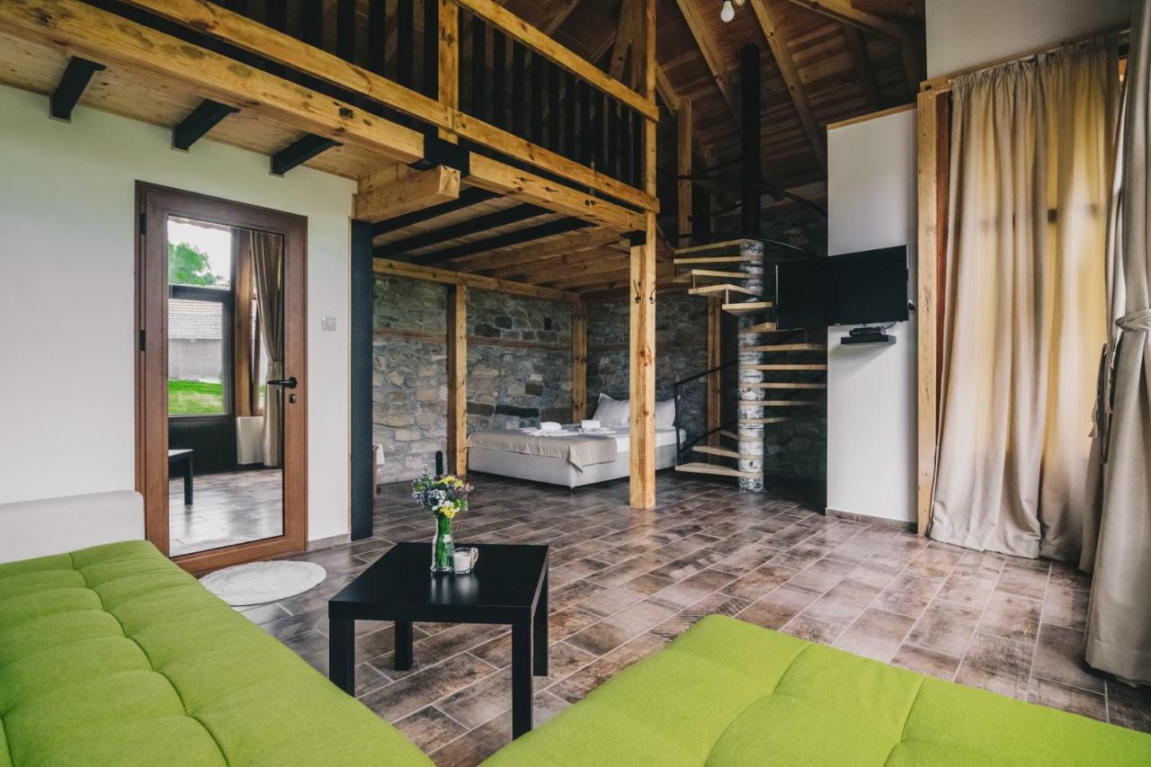 Hotel Завоя Krushuna Esterno foto