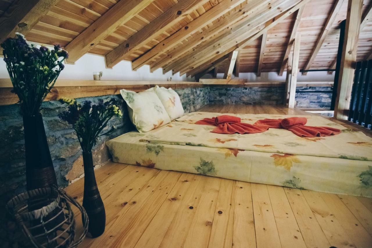 Hotel Завоя Krushuna Esterno foto