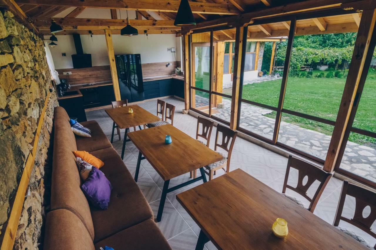 Hotel Завоя Krushuna Esterno foto