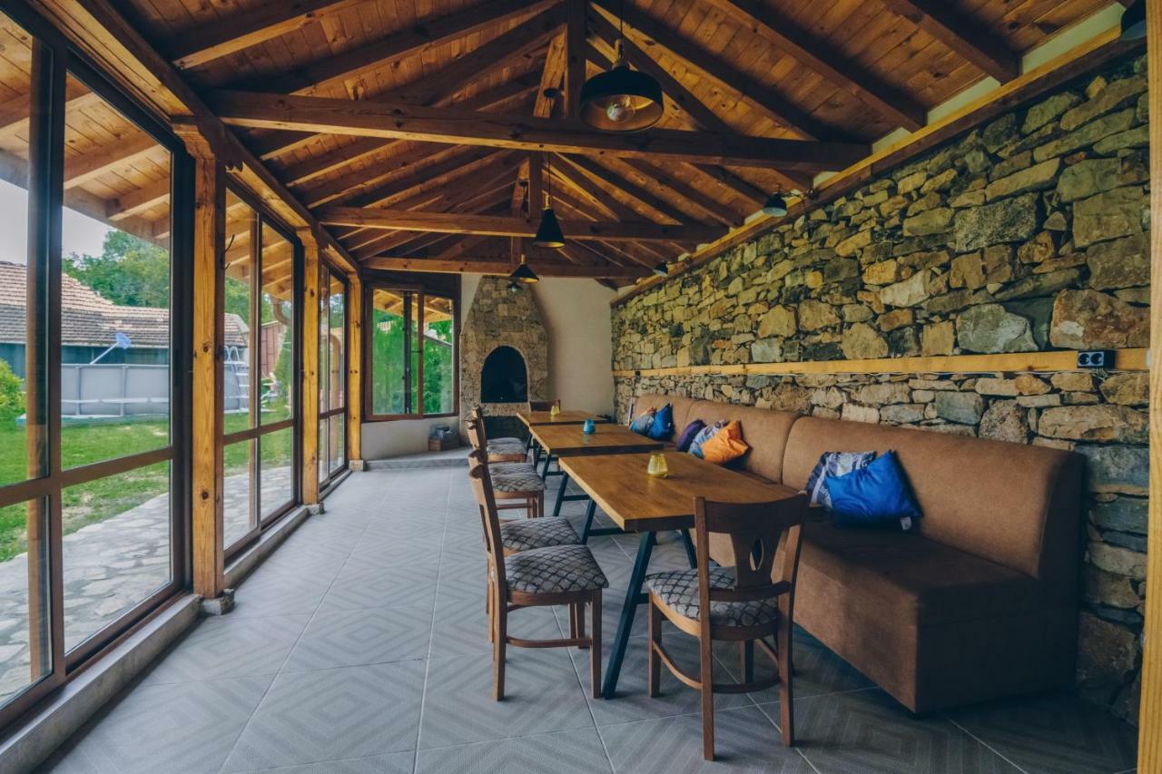 Hotel Завоя Krushuna Esterno foto